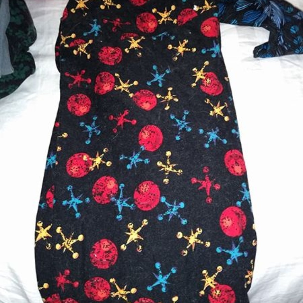 LULAROE TALL AND CURVY LEGGINGS